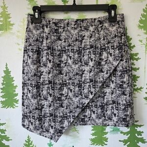 Frnch Textured Mini Skirt.